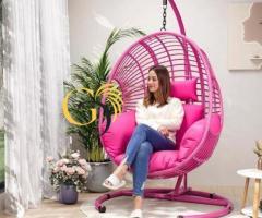 SWINGING CHAIR